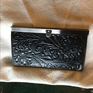 Patricia Nash Le Fleurs  Tooled Leather Wallet